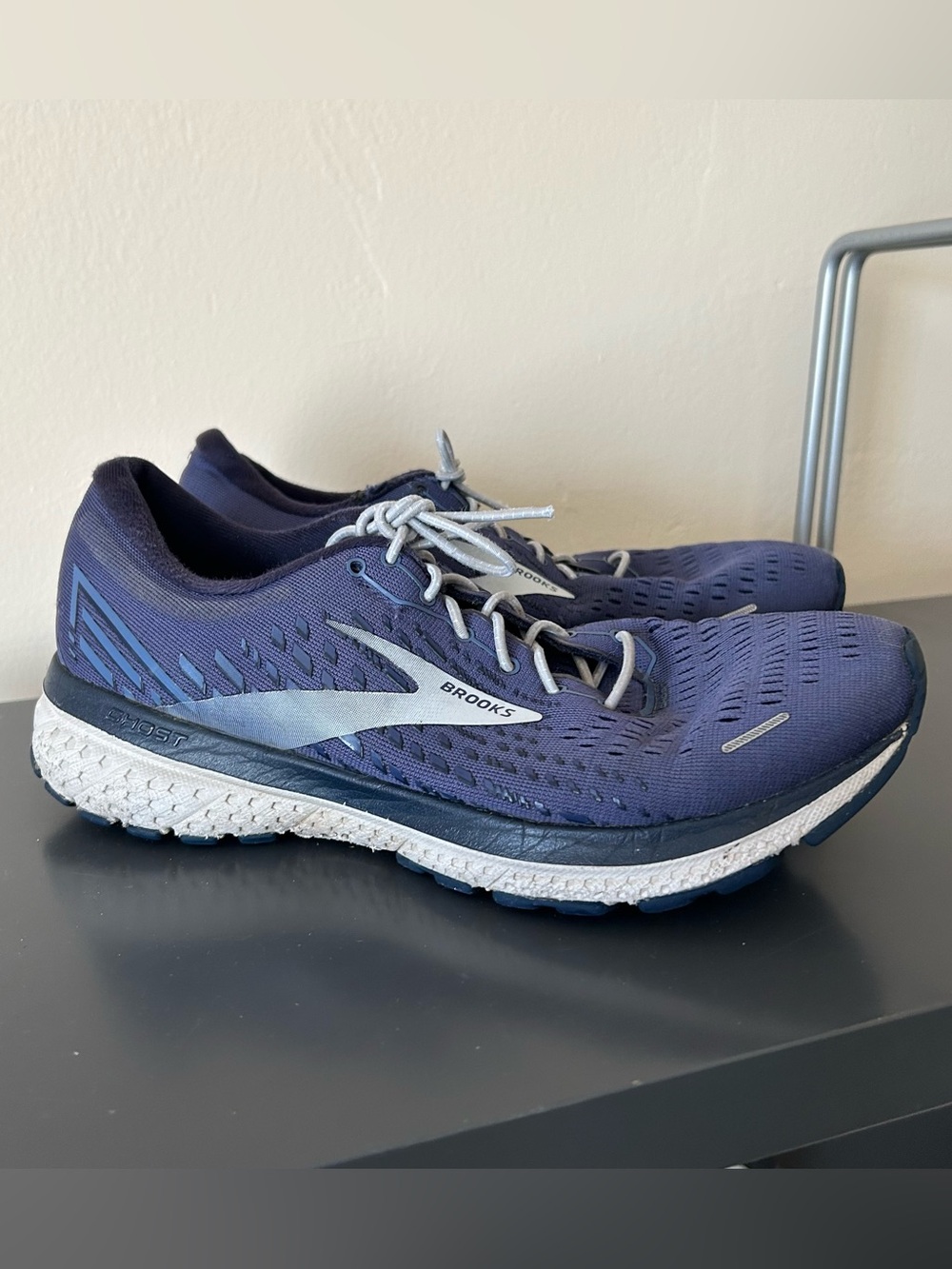 BROOKS Ghost Blue Size 7 Men’s Shoes